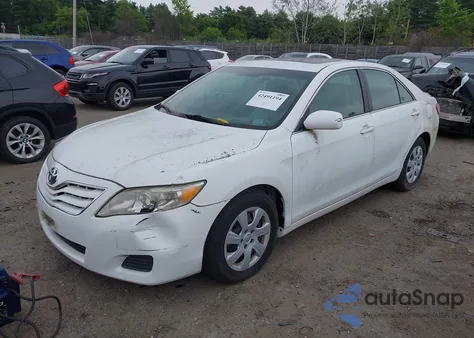 2010 Toyota Camry Se/Le/Xle z USA, uszkodzony, nr VIN 4T4BF3EK3AR044637